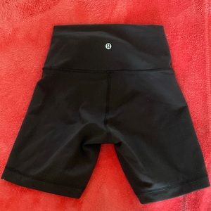 LULU-LEMON ATHLETICA 🍋 | ALIGN HIGH-RISE BIKER SHORT 4” | SIZE 4 | LIKE NEW